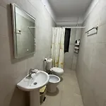 Nene Tereza Airport Apartment Valias