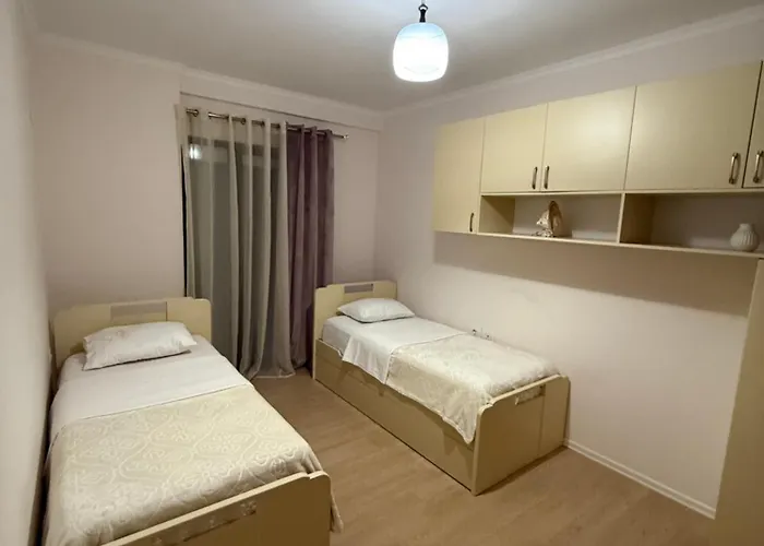 Nene Tereza Airport * Valjiosi